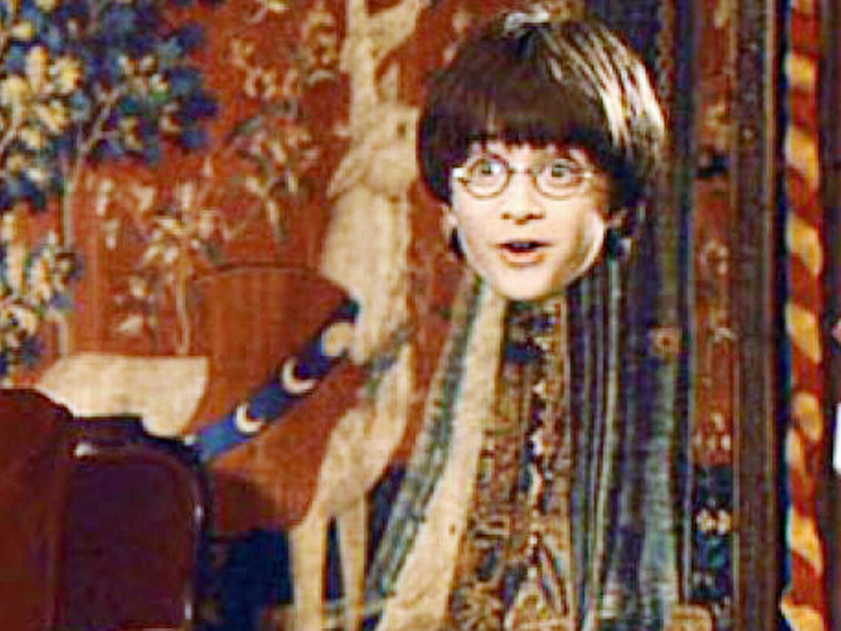 Invisibility-cloak-in-Harry-Potter.jpg